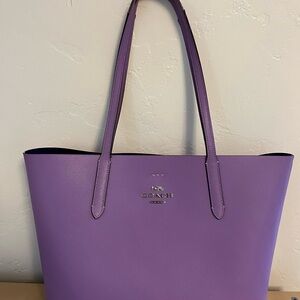 Beautiful fun summer bucket periwinkle bag